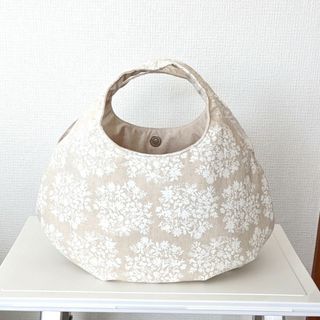 サークルブーケ　ホワイト　丸底　ころりんバッグ　ハンドメイド