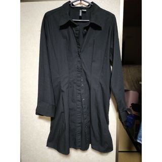 エイチアンドエム(H&M)の👗長袖シャツワンピ　М　黒(ミニワンピース)