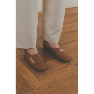 クラネ(CLANE)のCLANE クラネ ASYMMETRY HOLE FLAT SHOES 36(ローファー/革靴)