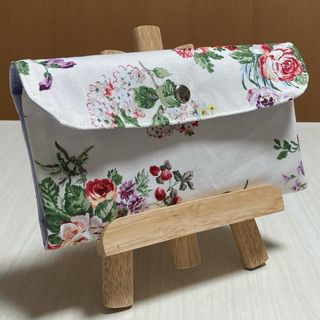 ハンドメイド　通帳ケース　ローラアシュレイ　ローズモア　薄帆布　マルチポーチ(ポーチ)