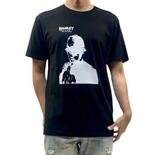 新品 BANKSY バンクシー ポリス 警察官 中指 グラフィティ Tシャツ(Tシャツ/カットソー(半袖/袖なし))