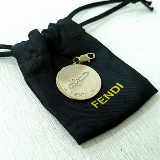 フェンディ(FENDI)のFENDI フェンディ クリスタルラインストーン チャーム ゴールドカラー イタリア製(チャーム)