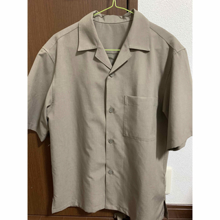 gu オープンカラーシャツ　ベージュ(Tシャツ/カットソー(半袖/袖なし))