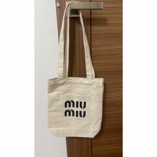 ミュウミュウ(miumiu)のmiu miu　ミュウミュウ　トートバッグ　エコバッグ　小　ラスト1点(トートバッグ)