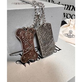 ヴィヴィアンウエストウッド(Vivienne Westwood)のヴィヴィアンウエストウッド 骸骨 ロゴ 札　ネックレス(ネックレス)