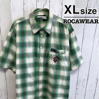 ロカウェア(Rocawear)のROCAWEAR　半袖シャツ　チェック柄　グリーン　緑　ロゴ　刺繍　USA古着(シャツ)