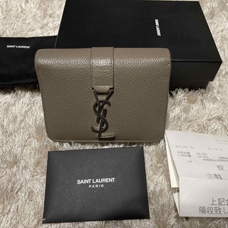 イヴサンローラン(Yves Saint Laurent)のイヴ・サンローラン　財布　二つ折り　トープ　モノグラム　レザー　シルバー(財布)