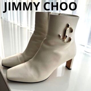 ジミーチュウ(JIMMY CHOO)のJIMMY CHOO ブーツ(ホワイト) (ゴールドロゴ)(ブーツ)