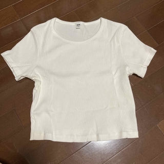 ユニクロ(UNIQLO)のユニクロ　クロップドTシャツ(Tシャツ(半袖/袖なし))