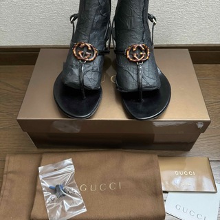 グッチ(Gucci)の【GUCCI】グッチ べっ甲ロゴサンダル(サンダル)