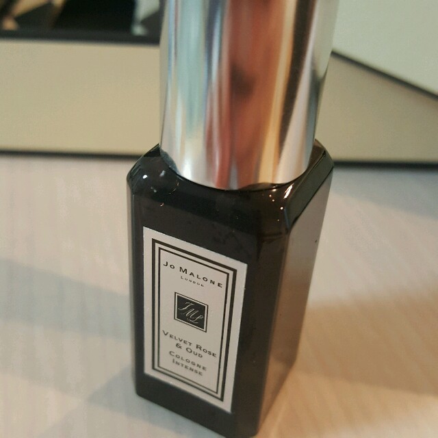 Jo Malone(ジョーマローン)のJo Malone　コロン インテンス　VELVETROSE&OUD　9ml コスメ/美容の香水(ユニセックス)の商品写真