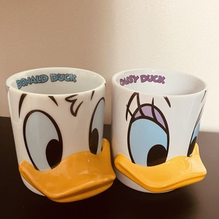 ディズニー(Disney)の【送料込み】マグカップ　ドナルド&デイジー(グラス/カップ)