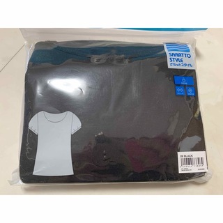 ジーユー(GU)のジーユー　GU ブラック　Tシャツ　カットソー  新品　インナー(Tシャツ(半袖/袖なし))