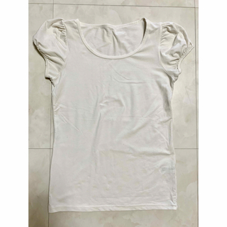ジーユー(GU)のジーユー　GU ホワイト　シンプル　Tシャツ　インナー　トップス　カットソー(Tシャツ(半袖/袖なし))