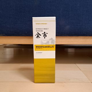 ニッカウイスキー(ニッカウヰスキー)の余市　ウッディ&バニラ　180ml(ウイスキー)