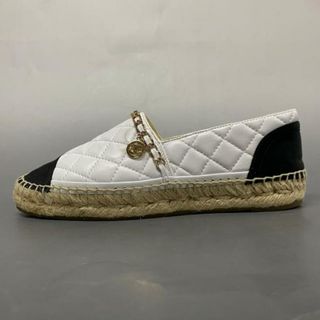 シャネル(CHANEL)のCHANEL(シャネル) フラットシューズ 36 レディース G33351 白 マトラッセ/エスパドリーユ/チェーン レザー(その他)