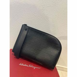 Salvatore Ferragamo(セカンドバッグ/クラッチバッグ)のフリマ Salvatore Ferragamo(セカンドバッグ/クラッチバッグ)のフリマ