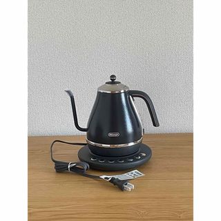 デロンギ(DeLonghi)の【新品未使用】デロンギ 電気ケトル KBOE1230J-GY(電気ケトル)