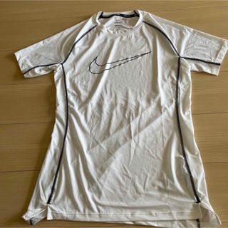 ナイキ(NIKE)のナイキ　トレーニング用Tシャツ　ホワイト　2XL(トレーニング用品)