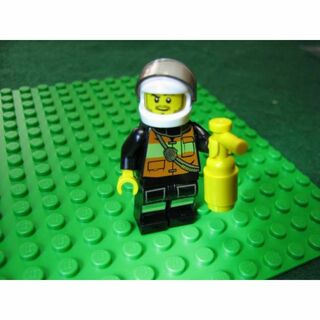 レゴ(Lego)のレゴ★LEGO★フィグ★消火器持った消防士★新品★装備万全のリアルな消防士(知育玩具)