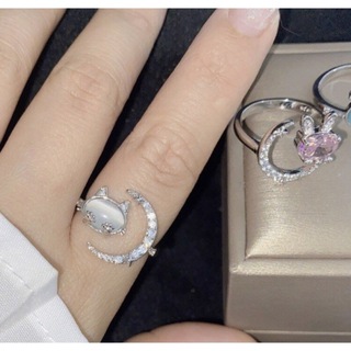 新品　猫と三日月リング　指輪　フリーサイズ　猫指輪　レディースアクセサリ　リング(リング(指輪))
