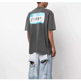 人気VETEMENTS  Tシャツ