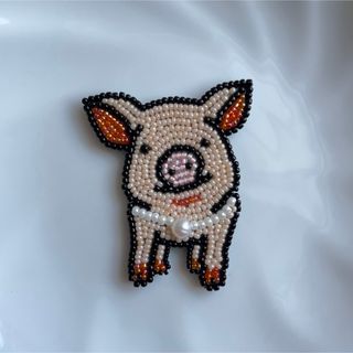 豚に真珠　ブローチ　ビーズ刺繍　淡水パール