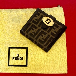 フェンディ(FENDI)のほぼ未使用 FENDI フェンディ ズッカ FF ロゴ 金具 レザー 本革 キャンバス 二つ折り 財布 ミニ コンパクト ウォレット ブラウン 茶 23340(財布)