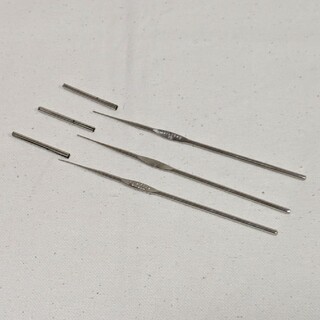 かぎ針　鈎針　鉤針　レース編み　12号シルバー　キャップ付き　0.60mm　3本