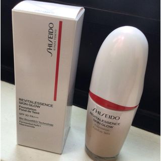 SHISEIDO (資生堂) - 資生堂 エッセンス スキングロウ ファンデーション 30ml 240