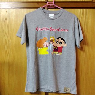 クレヨンシンチャン(クレヨンしんちゃん)の【新品　未使用】クレヨンしんちゃん　Tシャッ　半袖　トップス　M(Tシャツ/カットソー(半袖/袖なし))