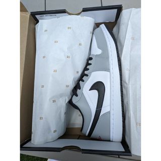 ナイキ(NIKE)のNIKE AIR JORDAN 1 LOW "LIGHT SMOKE GREY"(スニーカー)