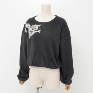 ヴィヴィアンタム(VIVIENNE TAM)の■美品■VIVIENNE TAM ヴィヴィアンタム シャギートップス プルオーバー レディース サイズ38 ショート丈 ドラゴン 刺繍 ドロップショルダー グレー ブランド古着【中古】20240502/GP7711(カットソー(長袖/七分))