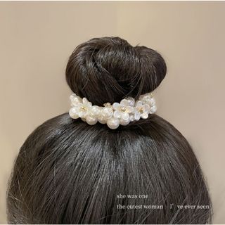 【フォロー割あり】パール フラワー ヘアゴム 髪飾り シュシュ アクセサリー(ヘアゴム/シュシュ)