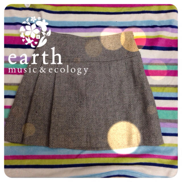 earth music & ecology(アースミュージックアンドエコロジー)のウール素材のスカート★earth★ レディースのスカート(ミニスカート)の商品写真