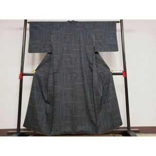 平和屋-こころ店■本場大島紬　7マルキ　幾何学花文　正絹　逸品　AAAE4408Bnp(着物)