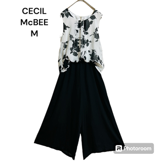 CECIL McBEE - 美品セシルマクビー　オールインワンノースリーブパンツ花柄ホワイト×ブラック