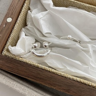 指輪 ニコちゃん リング 可愛い 大人 上品 シルバー メタル フリーサイズ(リング(指輪))
