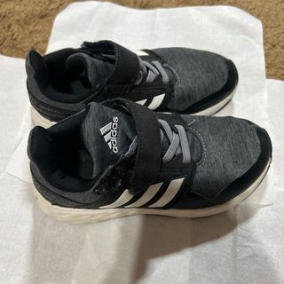 アディダス(adidas)のadidasスニーカー(スニーカー)