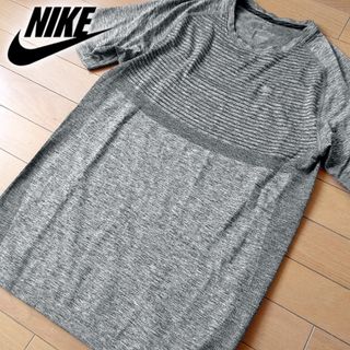 ナイキ(NIKE)の美品 M ナイキ NIKE runningメンズ 半袖カットソー グレー(Tシャツ/カットソー(半袖/袖なし))