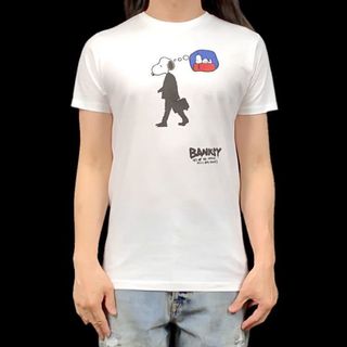 新品 BANKSY スヌーピー サラリーマン グラフィティアート Tシャツ(Tシャツ/カットソー(半袖/袖なし))