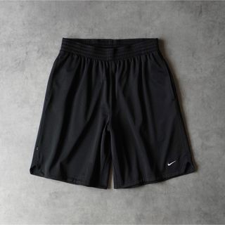 ナイキ(NIKE)の00s OLD NIKE 刺繍ロゴ ワイドショーツ バスパン ブラック(ショートパンツ)