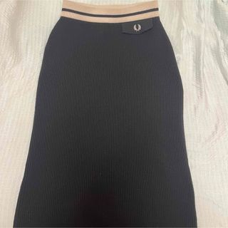 フレッドペリー(FRED PERRY)のニットスカート(ひざ丈スカート)