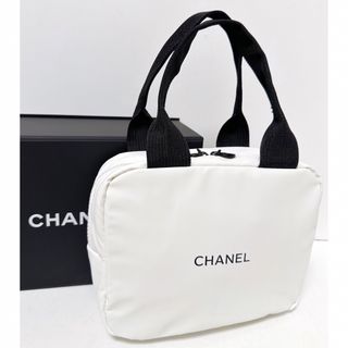 シャネル(CHANEL)の【新品未使用】CHANEL ミニボストン　ホワイト　化粧ポーチ　ノベルティ限定(ポーチ)