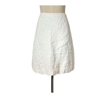 ドルチェアンドガッバーナ(DOLCE&GABBANA)のDOLCE&GABBANA 純白の豪華エンブロイダリー立体刺繍スカート(ミニスカート)