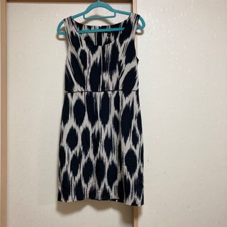 ANN TAYLOR  モノトーン　ワンピース(ひざ丈ワンピース)