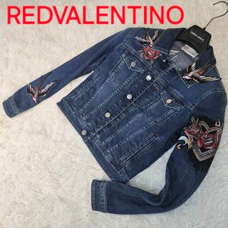 レッドヴァレンティノ(RED VALENTINO)の極美品　 レッドヴァレンティノ　デニムジャケット　刺繍　ハート　薔薇　38(Gジャン/デニムジャケット)