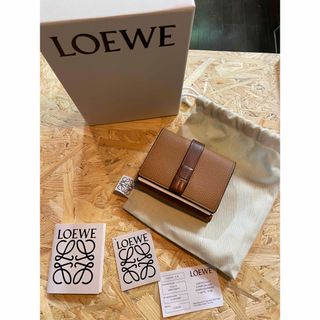 ロエベ(LOEWE)のロエベ三つ折り財布美品(財布)