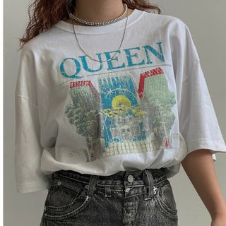 アメリヴィンテージ(Ameri VINTAGE)のAmeriVINTAGE QUEEN TOUR´80 WHT TEE(Tシャツ(半袖/袖なし))