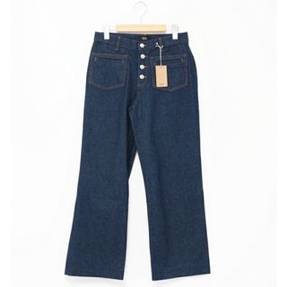 ■美品■A.P.C. アーペーセー ≪JEAN GLORIA INDIGO DELAVE≫ デニムパンツ ジーンズ セミフレアパンツ レディース サイズ28 コットン ボタンフライ インディゴ ネイビー ブランド古着 【中古】20240305/GP4434(ヨガ)